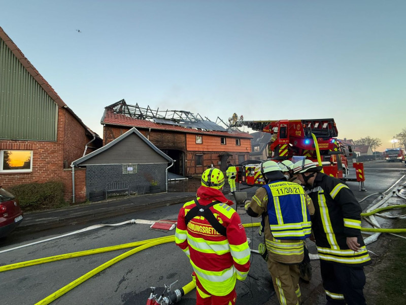 EA1 DLRG Drohne und Feuerwehr Drehleiter
